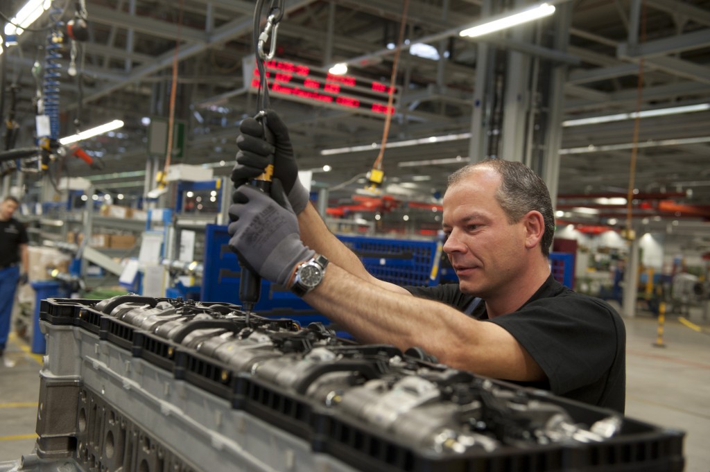 Daimler lays out West European car market as Q2 net profit jumps to $6 billion