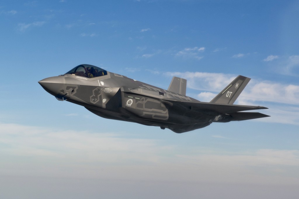 Lockheed Martin says $10.5 billion of Canadian work on F-35 at risk without order