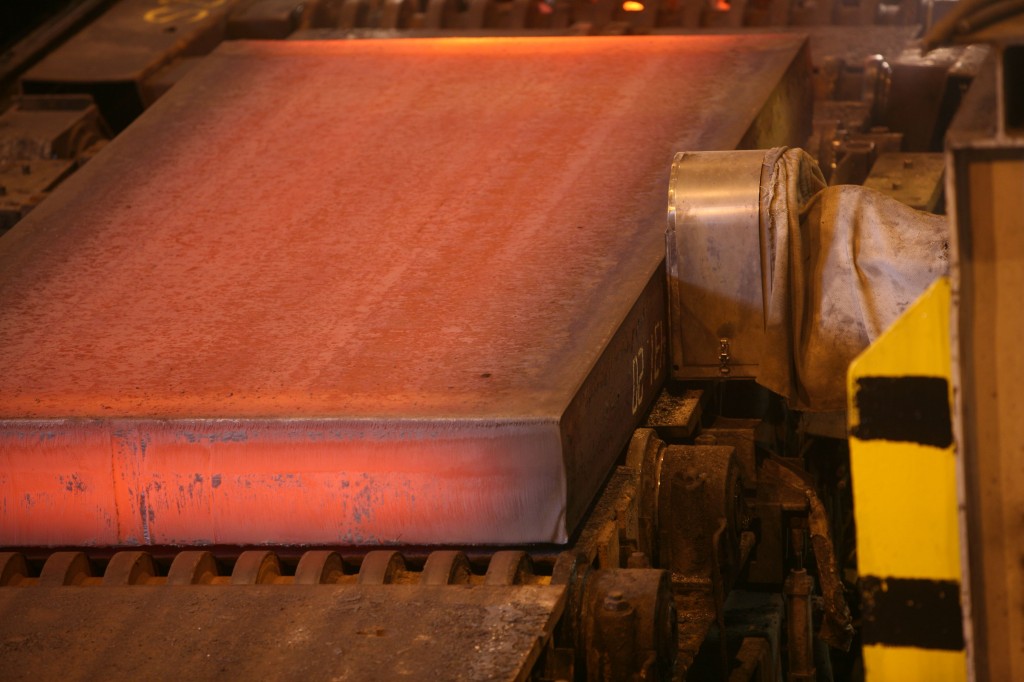 US Steel, weighed down by restructuring and other costs, reports $122 million loss in 4Q