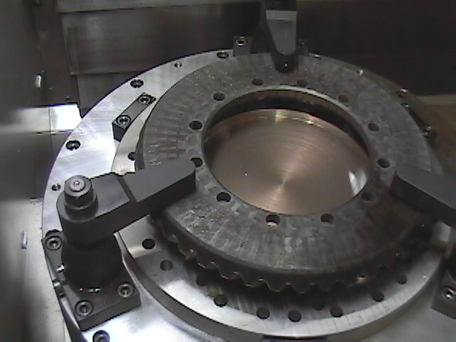 Powerhold expands swing clamp chuck series range